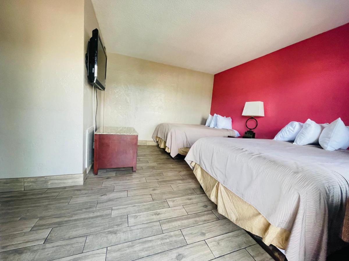 Budget Inn - St. Petersburg Extérieur photo