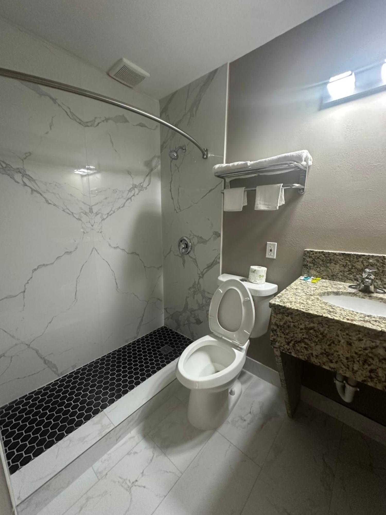 Budget Inn - St. Petersburg Extérieur photo