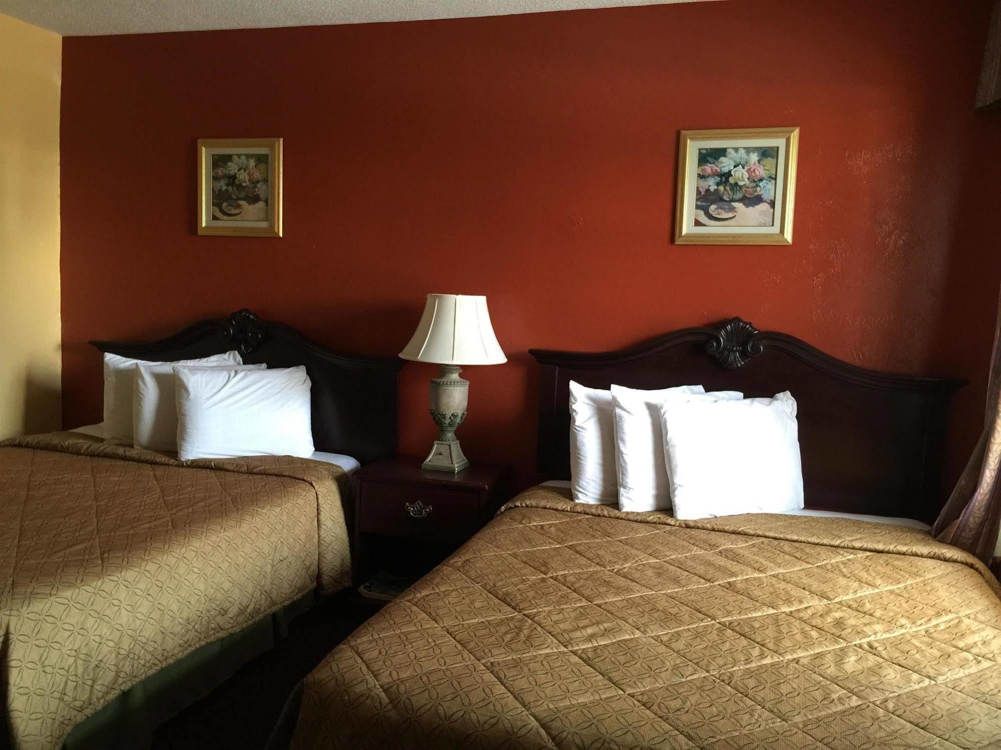 Budget Inn - St. Petersburg Extérieur photo